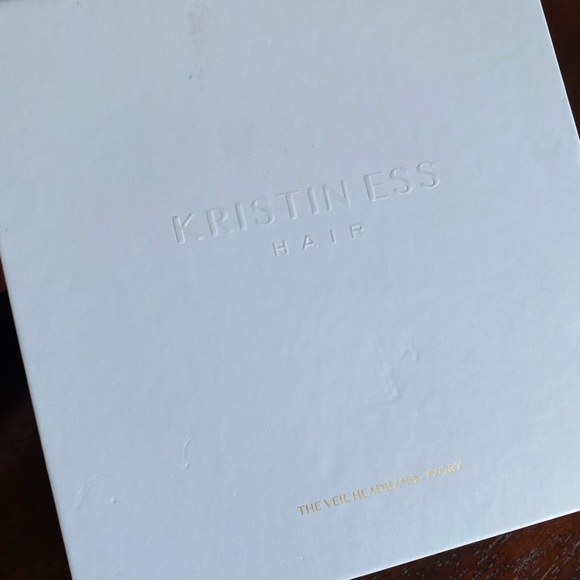 Veil headband with Box - Picture 5 of 5